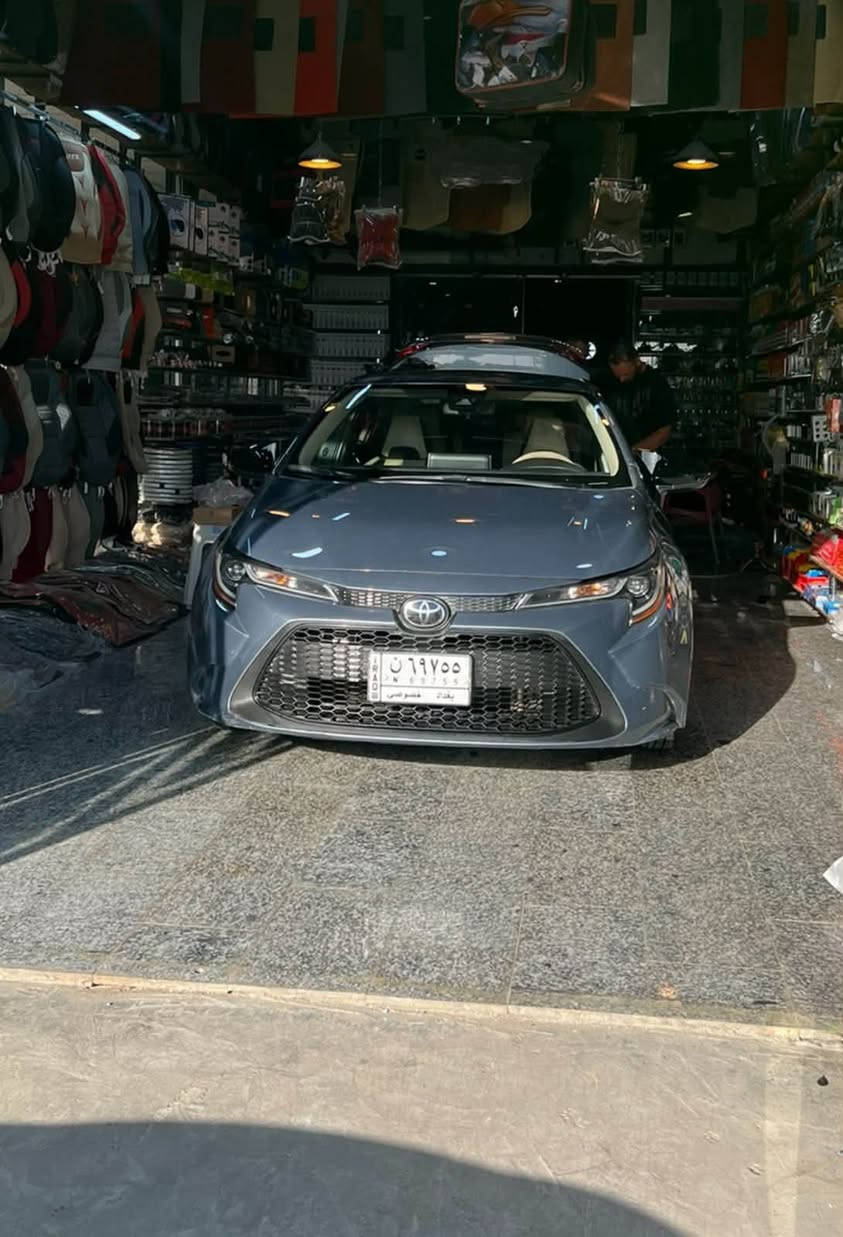 كورلا موديل ٢٠٢٠
مواصفات le 
وارد كندي 
مواصفات تدفئة كشنات 
رادار امامي 
شاشة كامرة 
مثبت سرعة 
توقف ذاتي
وارد كندي ميبين بي صور الحادث ف ناشر سونارها 
السعر ب125 وبيها مجال 
مكاني بغداد الغزالية 
***********
