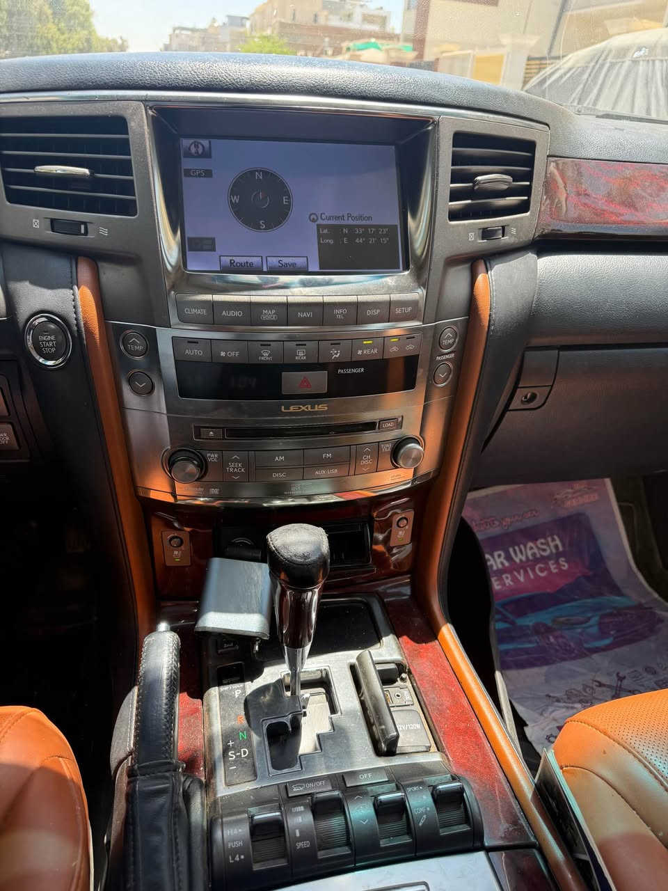 للبيع لكزز Lx5700 موديل 2011سيارة بيه صبغ الجاملغ الامامي الايسر  وشويه بجاملغ الخلفي الايمن  وسونار موجود مع الصور سيارة جكات اربع كامرات جنطة كهرباء تدفئة تبريد بلكشنات دفدي قمارة رادار مكينه 8سلندر  السيارة نظيفة وكامله مابيه نقص رقم بغداد بأسمي مكاني بغداد الكرخ  السعر 31،000$دولار وبيه مجال 
*********** بغداد, العراق
