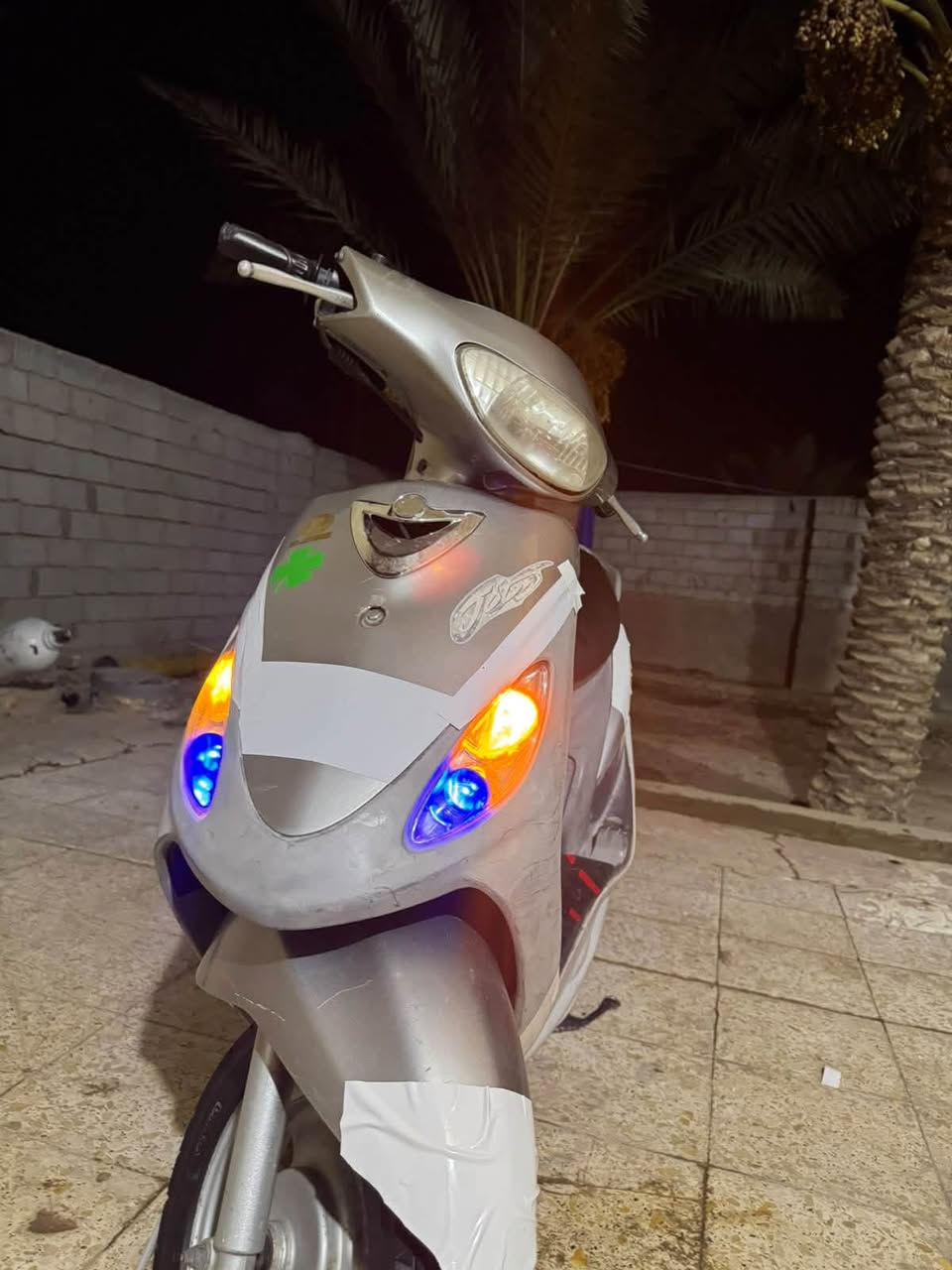 سلام عليكم 
ماكس منغولي للبيع 🛵
الدراجه فول ملاح كفاله ختم واحد وي المكينه الدراجه صارله شهر  ونص من نازله من الرمبه نضيفه حيل نكره سلّف كهربائيات كلها كامله 👍🏿

السعر 775 
العنوان : الديوانيه قضاء الدغارة 
للاستفسار *********** ☎️
