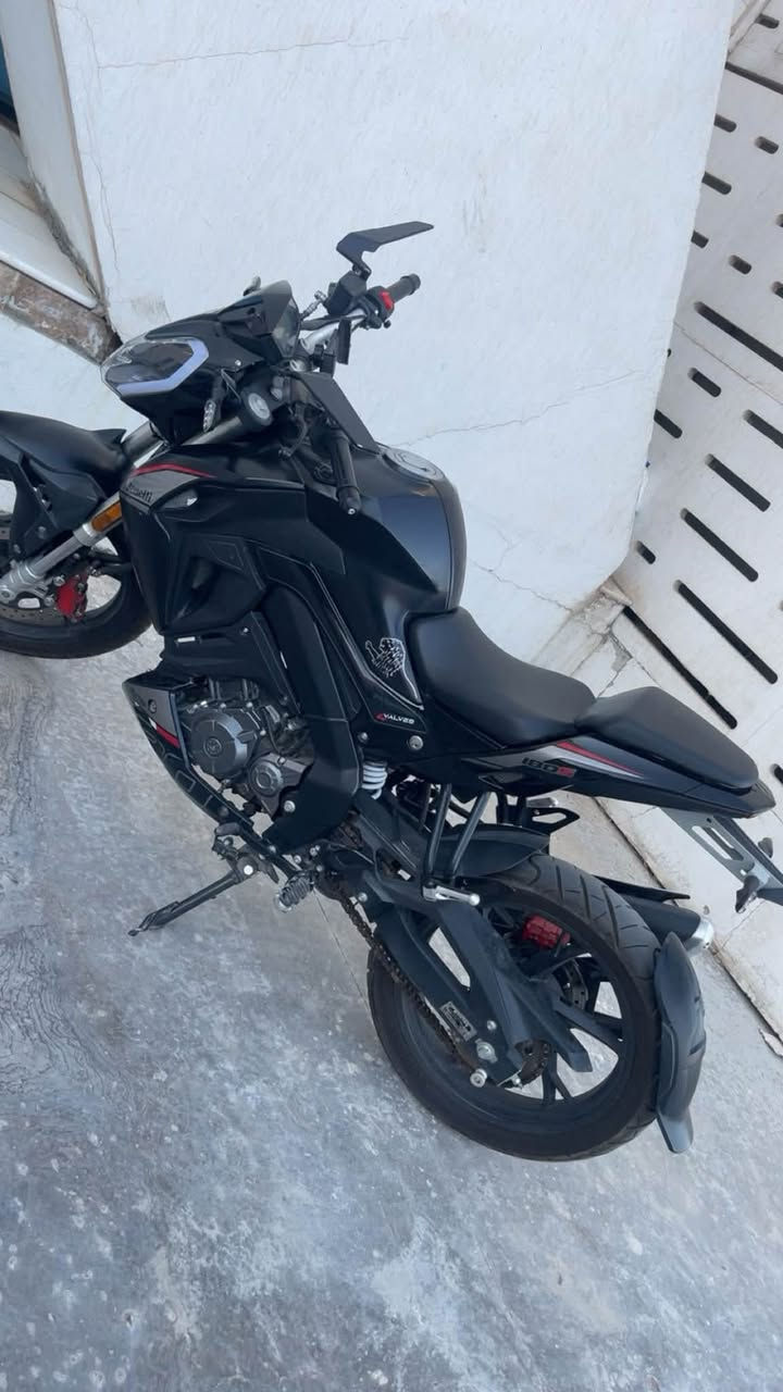بنلي 180s

لونها اسود طافي 

ماشيه 7500

بعدها جديده 

موديل 2024 احدث موديل نزل بيها

مرقم اربيل وسنويه وتحويل بيها 

تحتوي راديتر 

مرايات h2 

عداد الكتروني 

لايت لد كلهن حتى الاشاير 

حساس ستاند

السعر  3.500 وبي مجال تواصل على الرقم ***********

مكانها بغداد
