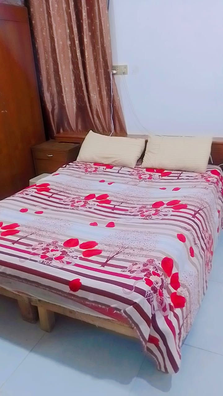 غرفه نوم عراقيه ب300 وبيه مجال بعد
