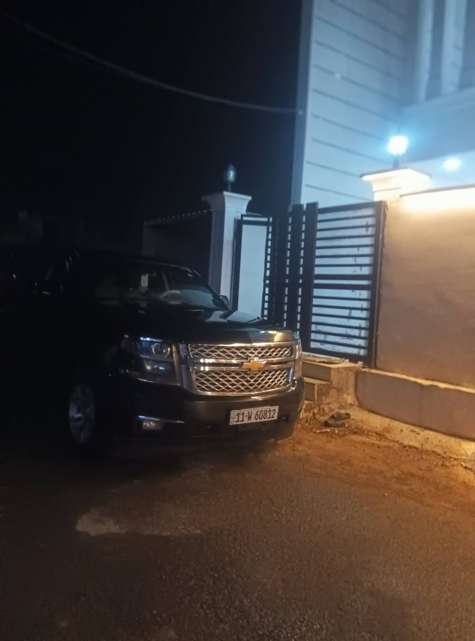 السلام عليكم تاهو موديل 19 Lsلون اسود كشنات كهرباء                                      شاشه ام القاصه 7 راكب ضرر الجاملغ الامامي الأيسر 4اصابع صبغ وبارد بالباب اصبعين ***********
