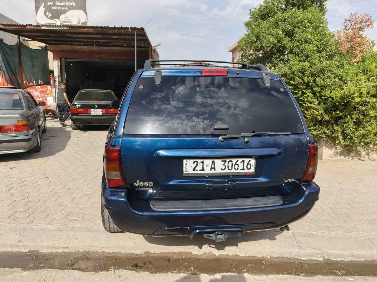 jeep GRAND CHEROKEE LIMITED2000 V8 4.7
جيب شروكي  موديل ٢٠٠٠ سيارة ٨ سلندر 
ثلاث قتع سبوغ 
تبريد كيرو محرك شرت لاسرف سيارة نضيف 
رقم سليماني  باتري جديد  كارةبايي كلة شرت شغال 
مكان سيارة بل كركوك   سعر ٥٨ معاملة 
رقم  ***********
