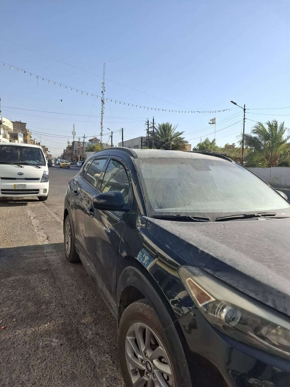 عندي توسان ٢٠١٧ لون اسود السيارة مبيها نقص برغي كامله بيها خمس قطع صبغ ابيع حزام حتى لتكلي سونار وهاي بيها ركعه مكاني محموديه سعرها١١٠ وبيها ***********مجال رقم بغداد
