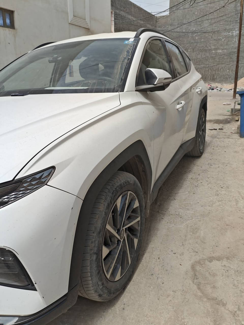 🚘 للبيع هيونداي توسان 2024 – فول مواصفات 🔥
موديل 2024
🔹 فول مواصفات عدا البانوراما
🔹 سيارة نظيفة جداً ومرتبة
🔹 تشغيل عن بعد
🔹 شاشة  + Apple CarPlay / Android Auto
🔹 تشغيل بصمة + دخول ذكي
🔹 كاميرا خلفية وحساسات
🔹 كراسي كهربائية
🔹 مثبت سرعة
🔹 تحكم ستيرن
🔹 هاند بريك كهربائي + Auto Hold
🔹 مرايات كهربائية
🔹 إضاءة LED
🔹 جنوط ألمنيوم
🔹 أنظمة أمان وثبات متكاملة
🔹 السيارة ماشية 45502km قابلة للزيادة
🔹يوجد فيها بارد بالصندوق وكسر في الشباك لامامي بسيط جداً 
📍 السيارة جاهزة للفحص من قبل المشتري في الكاظمية 
💰 السعر: [190]
📞 للاستفسار: [***********]
