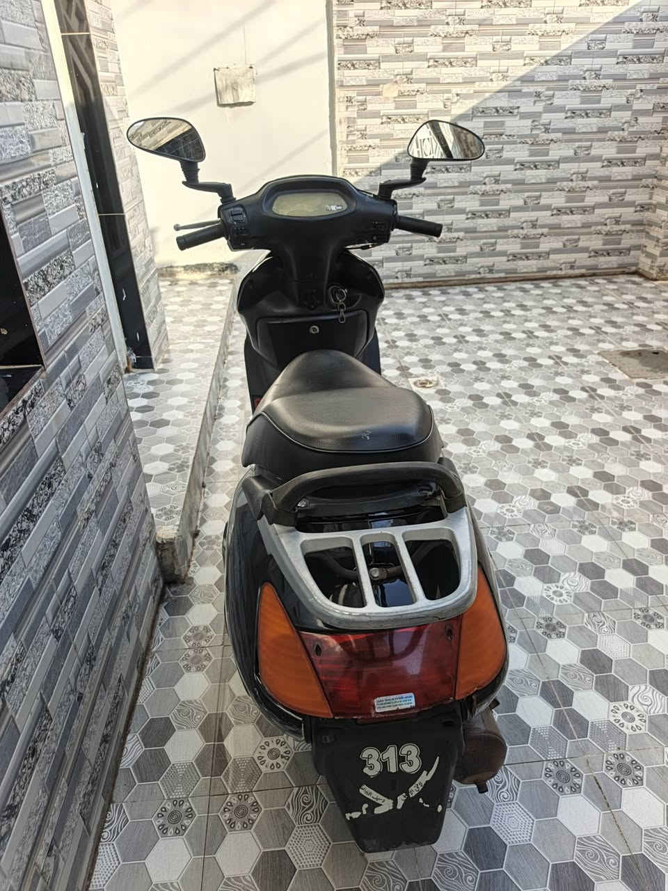 ‏سبيسي ماليزي 🛵
‏دراجة سبيسي ماليزي للبيع جاهزة للاستخدام.
‏- شغالة سلف وهندر
‏- تخم تاير
‏- قفل جنطة
‏- بطارية جديدة
‏- سلف وعرمطة جدد
‏- دهن جديد
‏- جاهزة وما تحتاج شي
‏- فقط كلوب لايت محترك
‏السعر: 450 ألف
‏***********
