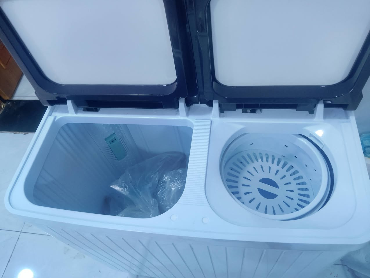 غسالة تويو سيت Toyoset جديدة ما مستعلمة للبيع 🌸
الموديل: TOYO-15000
غسالة حوضين غسيل وعصر 220V / 50Hz.
نظيفة من كل ناحية
السعر: 170 ألف دينار 
للاستفسار مراسلة الصفحة أو الواتساب ***********
