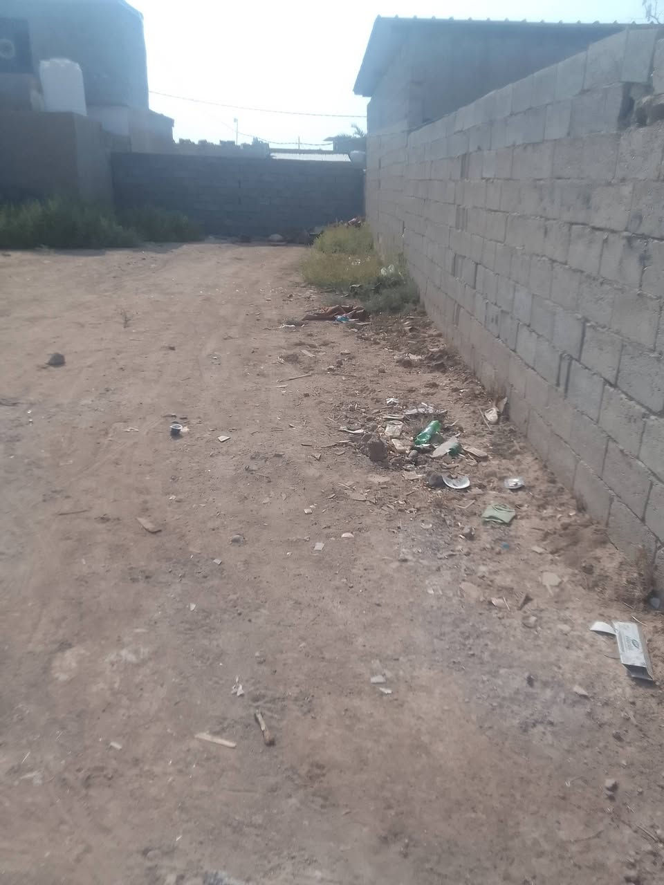 قطعة ارض مساحة ١٠٠متر بالخماس تبعد عن شارع المدرسة ٥٠٠متر شارع  ب بيت طاھر صلف مقابيل بيت صباح الحلاق
مسجلة بالبلدية السعر٣ وبيھا مجال بسيط للاستفسار مراسلتنا او الاتصال على الست رضا الله غايتي ***********
ومن الله التوفيق...
