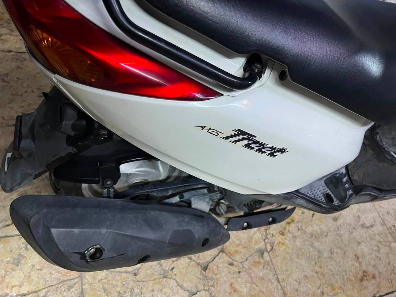 🏍️ اكزز ياباني للبيع

🔹 مكفولة كفالة عامة
🔹 ماشية فقط 15 ألف كم
🔹 ستان كهرباء
🔹 لون أبيض صدفي 🤍
🔹 أوراق كاملة
🔹 الدراجة بحالة ممتازة

💰 السعر: 12 ورقة — قابل للتفاوض

📍 الموقع: بغداد – الكرخ
📞 للاتصال: ***********
