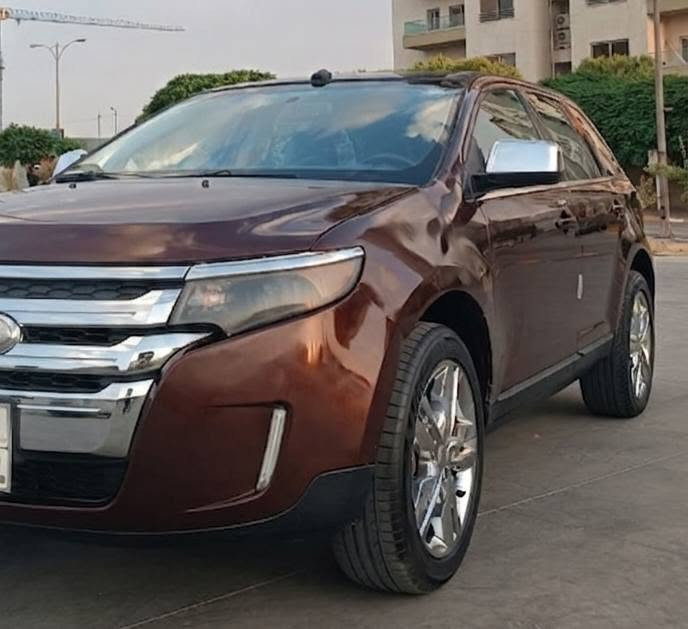 السلام عليكم للبيع فورد إيدج ليمتد 2012خليجي شركة نيفا
بانوراما 
كوشنات جلد تدفئة و تبريد ميمورى للمقاعد
داخلية 7 ألوان
٠ سيستم صوت Sony
٠ تحكم ستيرن كامل
محرك وجير بحالة جيدة وصدر جديد
تايرات جديدة
تشغيل عن بعد و بصمة تشغيل وبصمة ابواب وجنطه كهربائية 
رقم سليمانية الجديد باسمى 
السنوية لحد 2030
التحويل ثانى يوم او وكالة اذا تحب
بيها 4 قطع صبغ و  بالجاملغ عكس السايق بي تعديل بارد والتفاصيل موضحة بسونار 
 السعر: 115 ورقة
للاستفسار ***********

