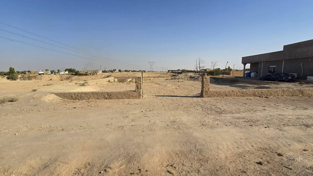 مكلف بلنشر
قطعه ارض للبيع المساحه ٥٠٠ متر مسيجه كامل الموقع الخفاجيه 
للاستفسار ***********
