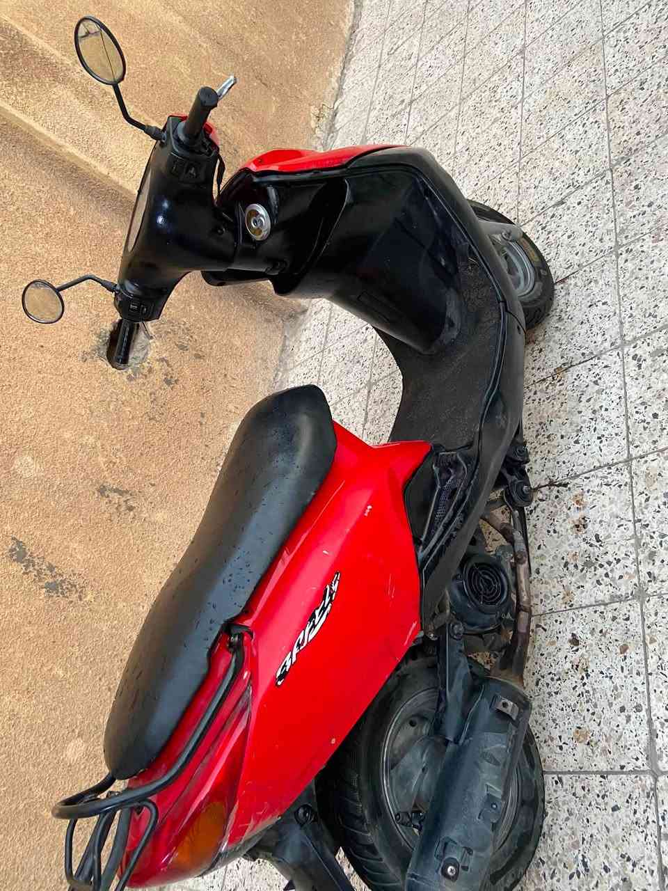 سلام عليكم  دراجه نفس ما موضح بصور بيه ملاحضات 
مكاني بغداد الحبيبيه***********وتساب
سعر 375
