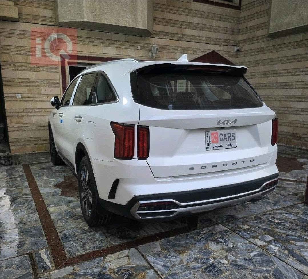 السلام عليكم 
سورنتو 2022
مواصفاته بانوراما 
كراسي جلد كهرباء 
صندوق كهرباء 
محركها ٦ سلندر 3500
کير ماوس 
السيارة كلش نضيفة مابيها ضربه 
رقمها بغداد
لونها ابيض صدفي 
السيارة ماشية ٥١ الف كيلو
السيارة وارد خليجي كفالة عامه
السعر ٢٧٠ ورقه وبيها مجال كلش قليل
شراي خابرني او راسلني واتساب رقمي 
*********** خابرني وتتدلل بغداد, العراق
