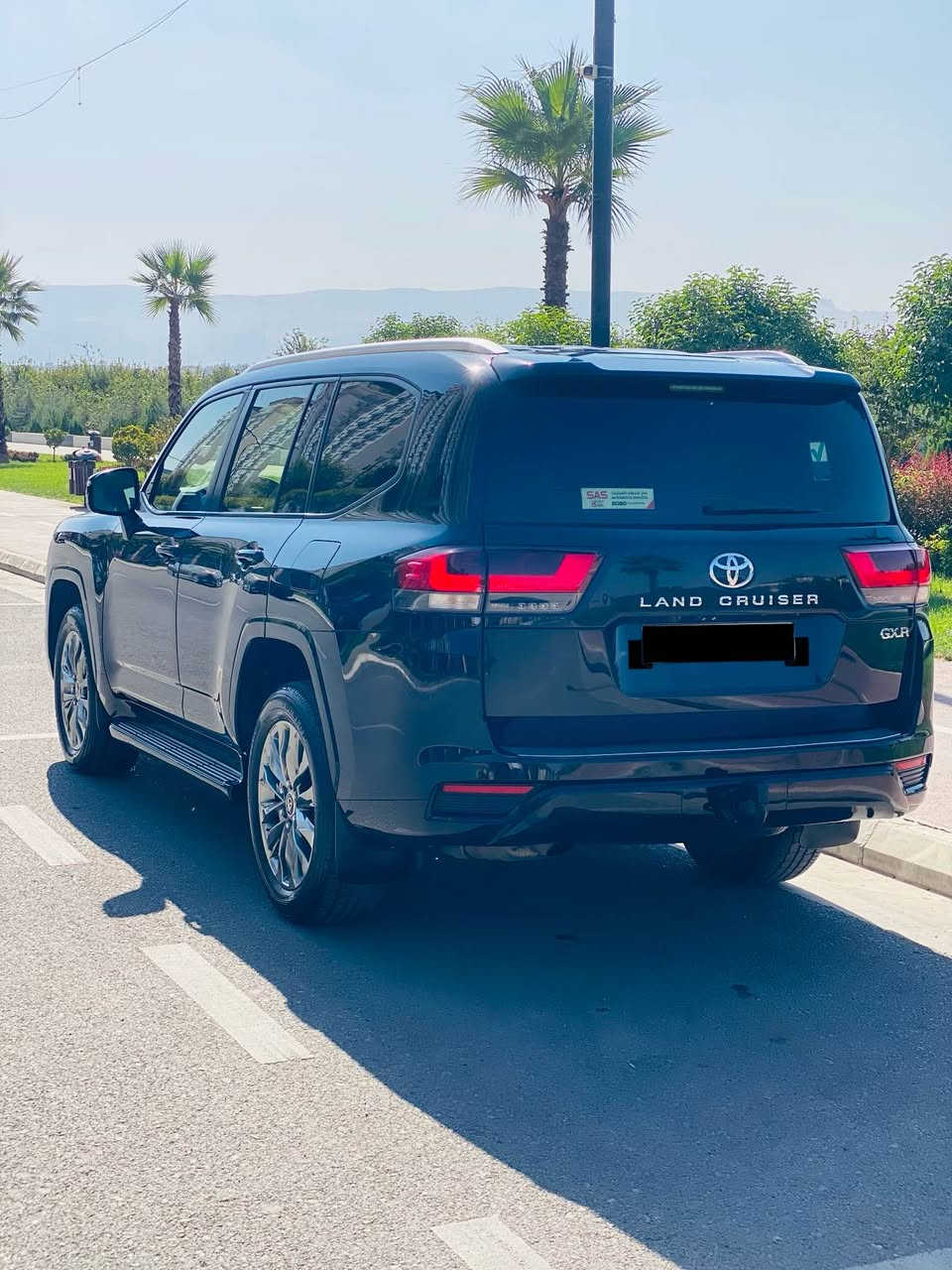 لاندكروزر GXR • ٢٠٢٢ • فول فول