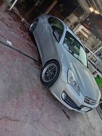 البيع جنسسز موديل ١٢ سياره قطعه وحده صبغ جاملغ الأيمن فقط بدون حدث مكي...