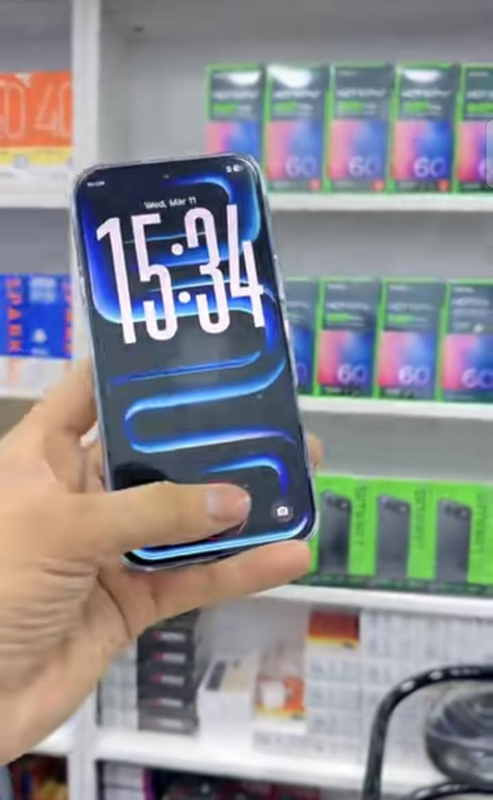 سلام عليكم عندي Infinix NOTE 60 Pro مستخدم يومين فقط بطارية 100 وبعده بالكارتون  حته الشاحنه ممفتوحه  رايده 400 وبي مجال  *********** الي حاب يستفسر هاذا رقمي وبي واتساب (انفنكس نوت 60 برو ذاكر 256)
