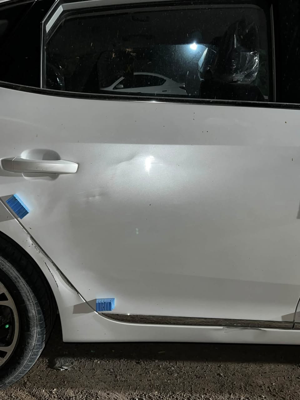 MG6 مديل2023
محرك 1.500 T
ماشيه 63الف
سياره فول موصفات فتحت سقف
بصمة تشغيل
كاميرا خلفيه
حساسات 
شاشه تدعم كار بلاي 
كشنات كهرباء 
اوتو هولد 
سايد بريك دكمه 
تبريد قطعتين 
ثلاجه تبريد 
مثبت سرعه 
تحكمات ستيران 
وبعد بيه موصفات هواي 
سياره مبدله بنيد وجاملغ صوب السائق او بل شركه اوبعده بحالة ضمااان بل شركه 🛑🛑يعني واجعه نفس قبل او احسن 
او هاي الطخه مال باب موضحه بل صوره او مامبينه 
سياره نضيفه وحلوه خير من الله الشراي يعرف شنو قيمه هاي سياره 
العنوان نجف كوفه 
رقم *********** وتساب فقط
