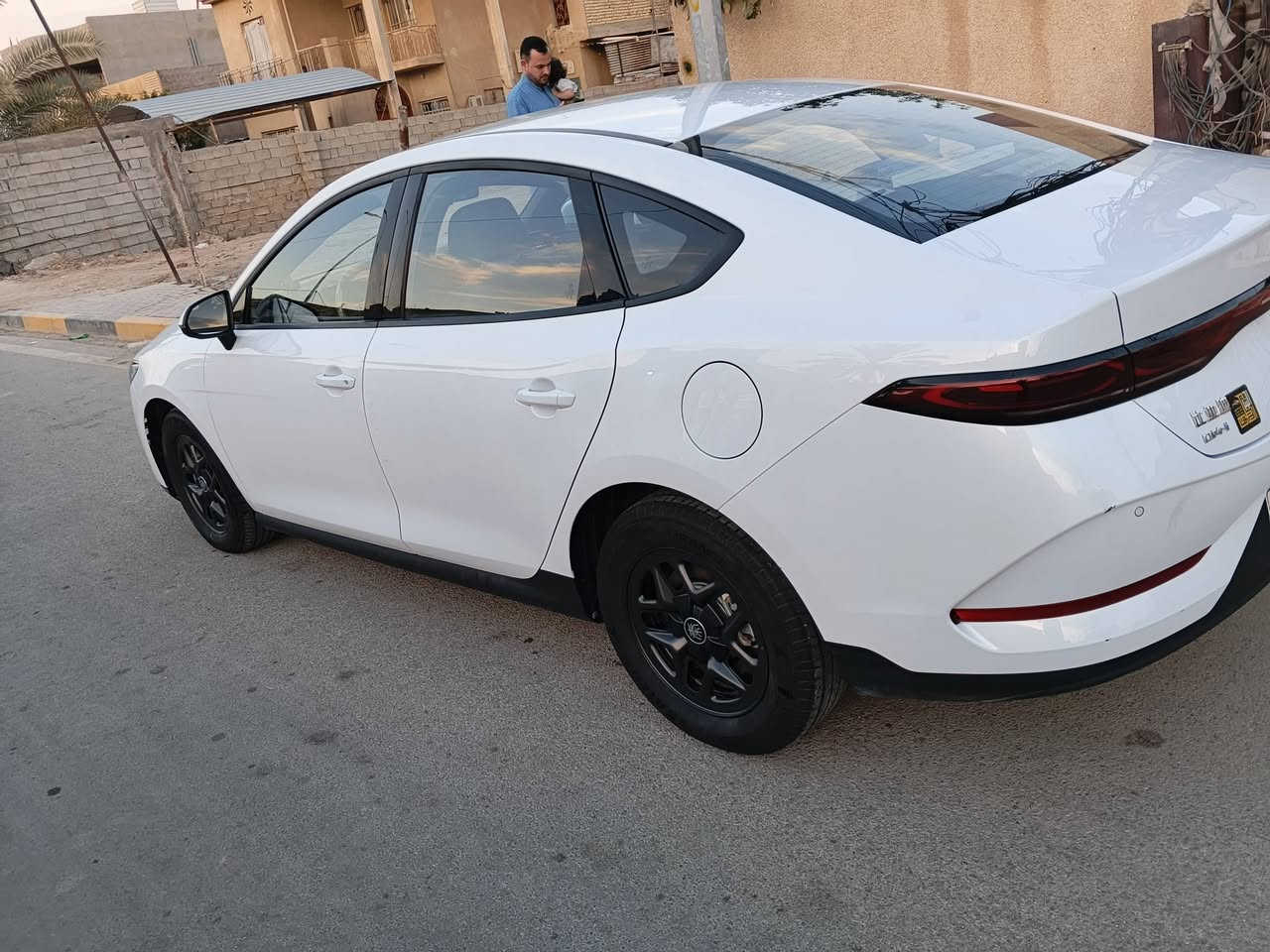 كن بلاس 25
داخل زيتوني 
بدون صبغ 
بدون تبديل 
ماشيه 28 كلي
العنوان ديالى جديدة الشط قرب مطعم سامان 
‏‪***********‬‏
السعر 19.5
