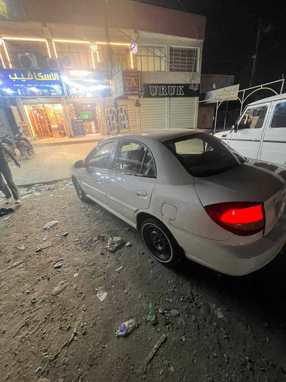 كيا ريو موديل 2004 سياره جاهزه وحلوه تبريد شغال كير محرك مكفول زنون داش كام شاشه سنويه لل 31 بسمنه 
مصبوغه عام للبيع مكاني بغداد الشعب ***********

