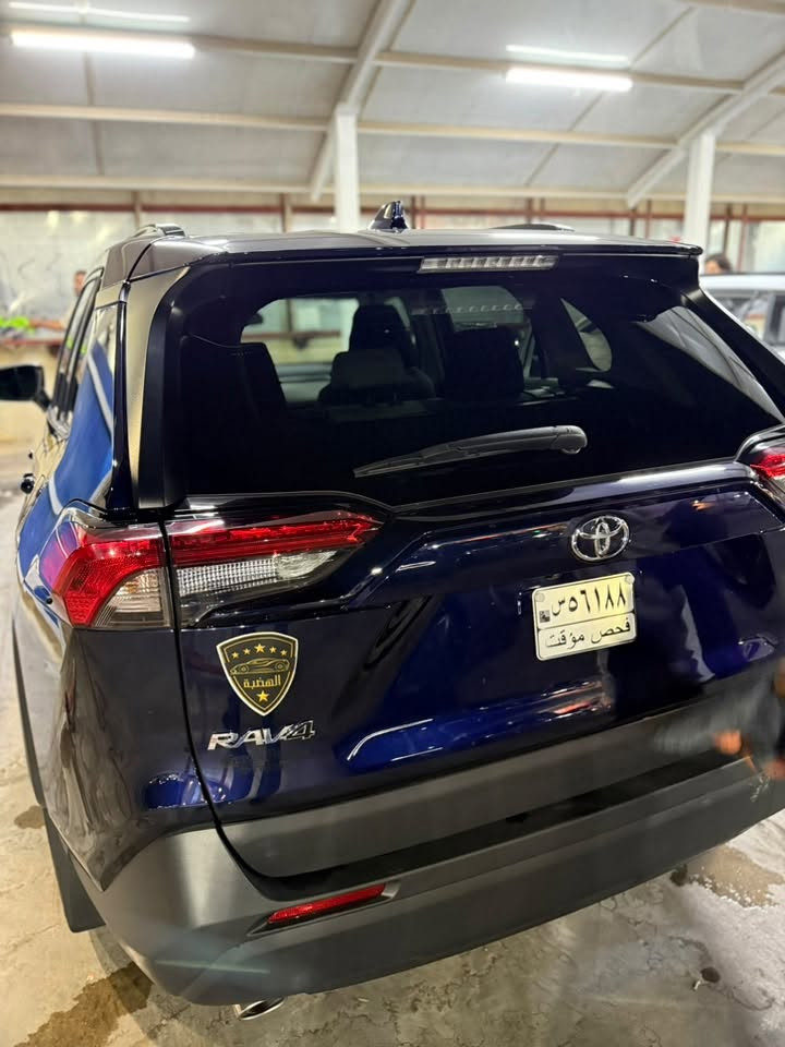 السلام عليكم
🚘 للبيع فقط 
تويوتا RAV4 
بانزين السيارة موديل 2025 ماشية 13700 
رقم شهداء بأسمي اني مستوردهة
اللون ازرق نيلي
🔹 وارد أمريكي 🇺🇸
🔹بدون قطرة صبغ
🔹 ذيل الجاملغ الامامي اقل الشبر تعديل بدون صبغ غلفته فابيانو بس
السيارة سستم كامل 
🔹 جاهزة من كل شيء
📍 الموقع: بغداد – البلديات
السعر 225 ورقة وبيه مجال بسيط
رقم ***********
