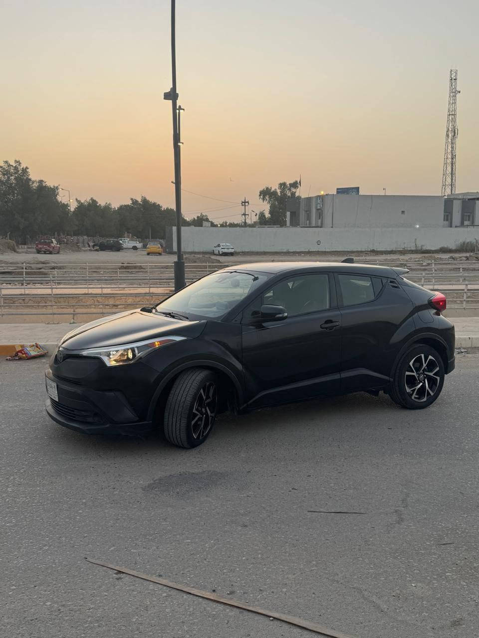 تيوتا CH-R 2019
يابانية وارد امريكي ، قطعة وحدة ، مكينة 2.0 كير CVT ،دفع امامي ، 

شاشة وسطية 8 إنج ، تدعم ابل كار بلي ، اندرويد اوتوا ، بلوتوث، منفذ USB ، منفذ سماعات AUX 

صوت 6سماعات ، تحكم ستيرن ، 

مواصفات: 
تحذير اصطدام ، رادار امامي ، اكتشاف المشاة ، تحذير مغادرة مسار 

 HIGH BEAM الضوء العالي ينفتح وينغلق تلقائيًا اذا اكو سيارات متجها عليك ،
 حساس اطارات ، 
كاميرة خلفية ، 
مانع انزلاق ، 
تراكشن كونترول ، 

ماشية : 57KM الف 
سعر 14,500$
تواصل: ***********
