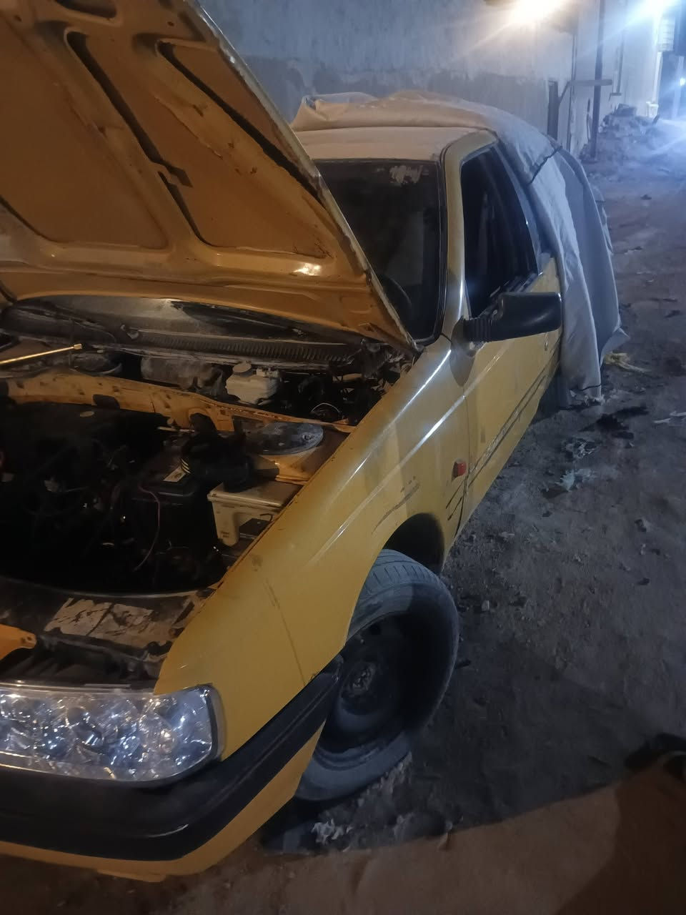 سلام عليكم بيجو 405سياره بيه كازكت راعيه موجود سعره 10مكاني بصره زبير ***********
