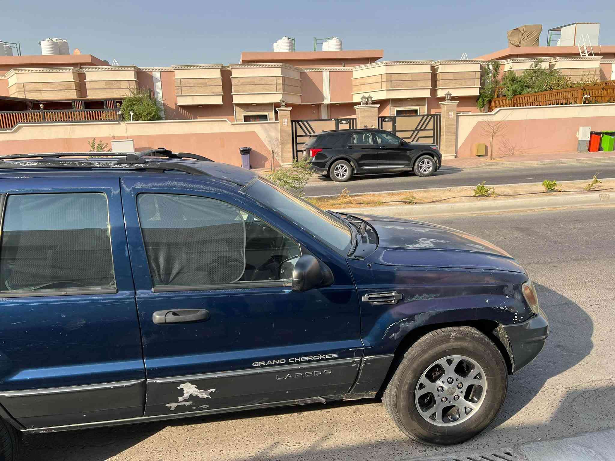 جيب كراند شيروكي
مديل 2000
سنويه باسمي رقم جديد
محرك كير بلاد
***********
سعرها 48
خابرني ونطيك تفاصيل
