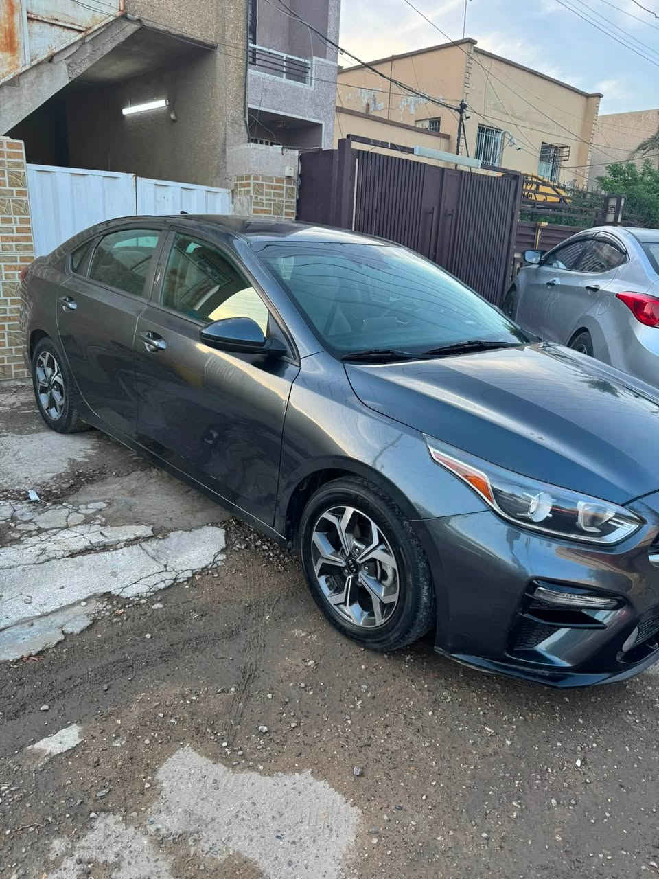 السلام عليكم 
للبيع 
كيا فورتي 2019 امريكي 
محرك 2000 دوش
كير AT المرغوب
راداد امامي
ماشيه 62 ميل 
السعر 127 وبيها مجال
رقم اربيل سنويه وهزه جديده 
السياره حادثه بابتين عكس السايق واشويه من الچاملغ الخلفي البچم كبس ما مفتوح صورة الحادث موجوده
للاستفسار أكثر الاتصال على الرقم

‭***********‬
