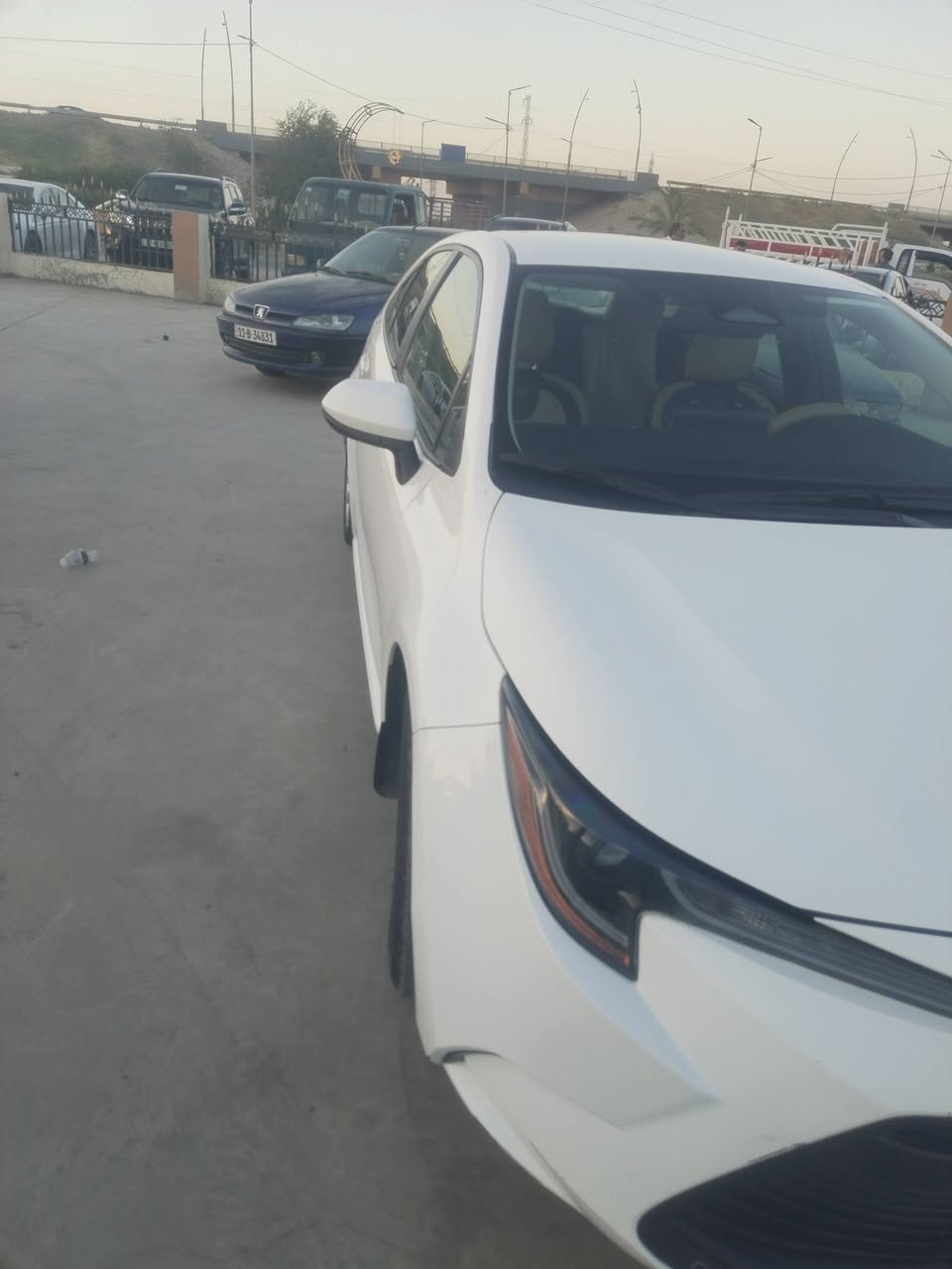 سلام عليكم سياره كورله موديل 2023 وارد امريكي ضررها قبق الصندوق وشويه بلحوض فول مواصفات ماشيه 45الف رقم نينوى خصوصي الاستفسار على الرقم ***********
