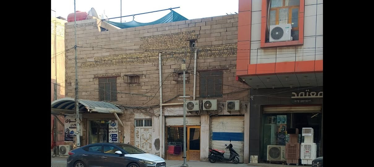 السلام عليكم
العقار للبيع ( تجاري ) 
بيت على شارع الحبوبي قرب حديقة الدب مجاور مجمع اصحاب الكساء ركن المساحة 100 م تقريبا الواجهة 13 و نص والنزال 7 و وربع البناء قديم ومرمم للاستفسار على باقي التفاصيل والسعر الاتصال على الرقم ***********
