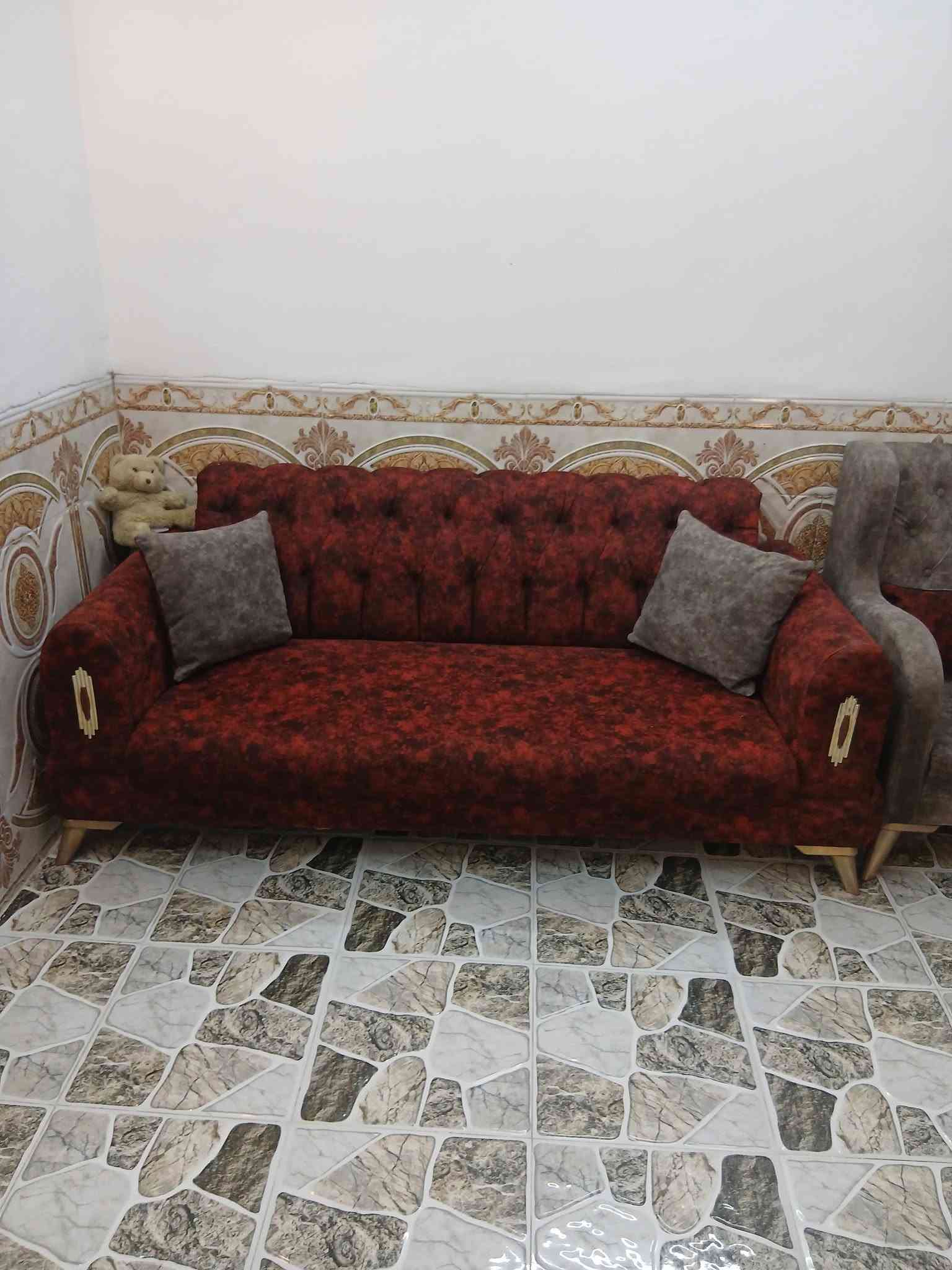 تخم عشر مقاعد خشب عراقي تفصال تركي نظيف جدا مابي اي ضرر سعره ٣٥٠ للتواصل ***********مكاني بغداد
