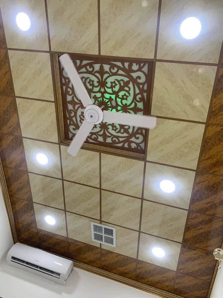 دار للبيع مساحة ٣٢٠ متر واجهة١٦×٢٠  متر تجاوز واقعة في حي الصدر مقابل حي السلام البيت ركن مساحة البيت ٢٠٠متر مع الممر من الجانبين حديقة خارجية ١٢٠ متر 
البيت نظام تبريد مركزي ( دكتات) فول سيراميك يحتوي على غرفتين نوم ٥×٤ + استقبال ٦×٤ × مطبخ حار و مطبخ بارد + هول ٧×٤ متر 
+ كراج كبير للسيارة +بيتونة كبيرة 
البيت بناء جديد لا يتجاوز ٦ سنوات نظيف بمعنى الكلمة للتواصل رقم الهاتف ***********
