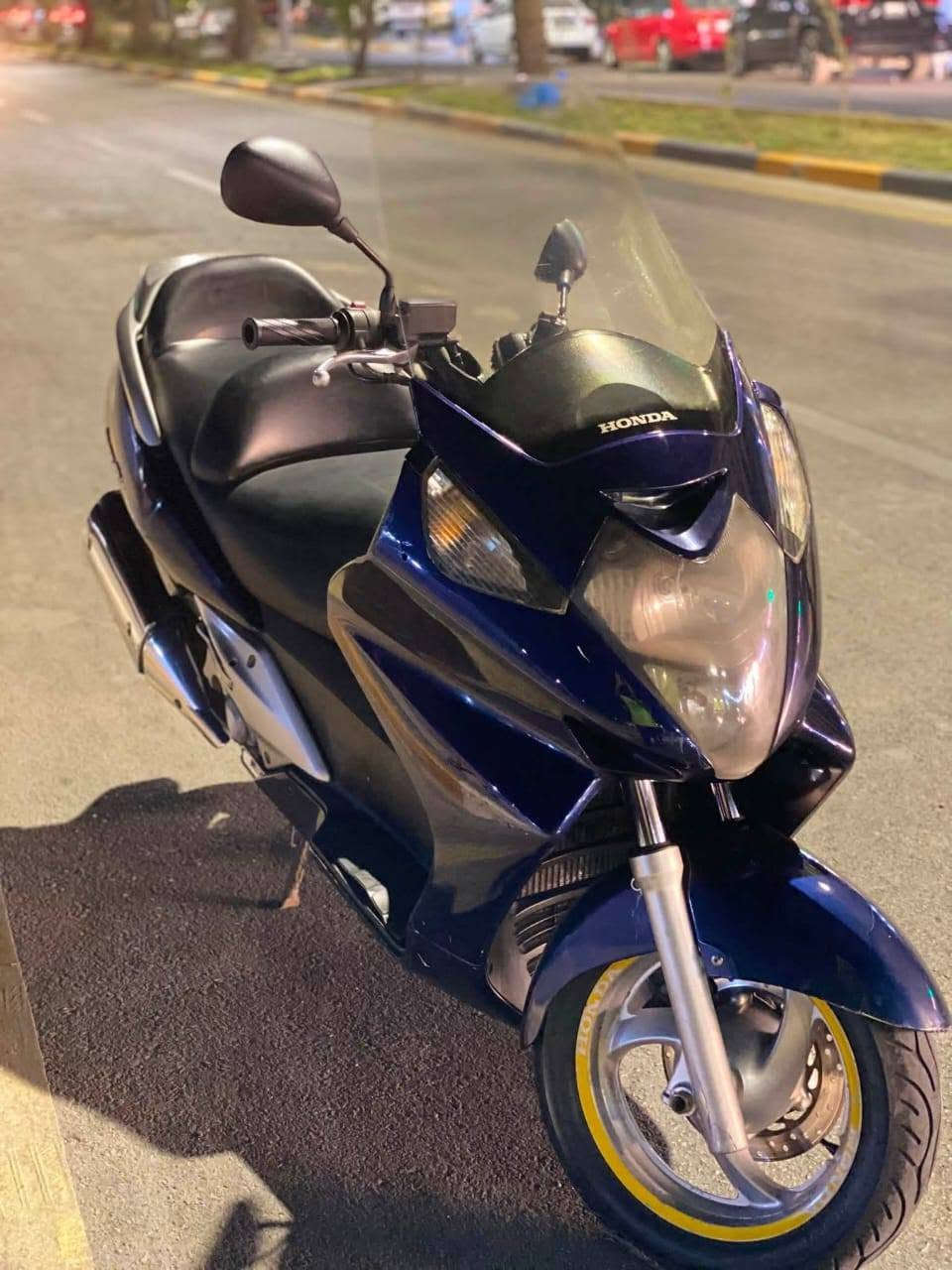 مرخصه الادمن 
سلام عليكم دراجه نوع سلفر ونج محرك600 وارد امريكي مدفوع كمرك دراجه خير من الله تجي وتشوف بعينك العنوان بغداد الدوره السعر 19 وبيها مجال الشراي يتصل ***********

