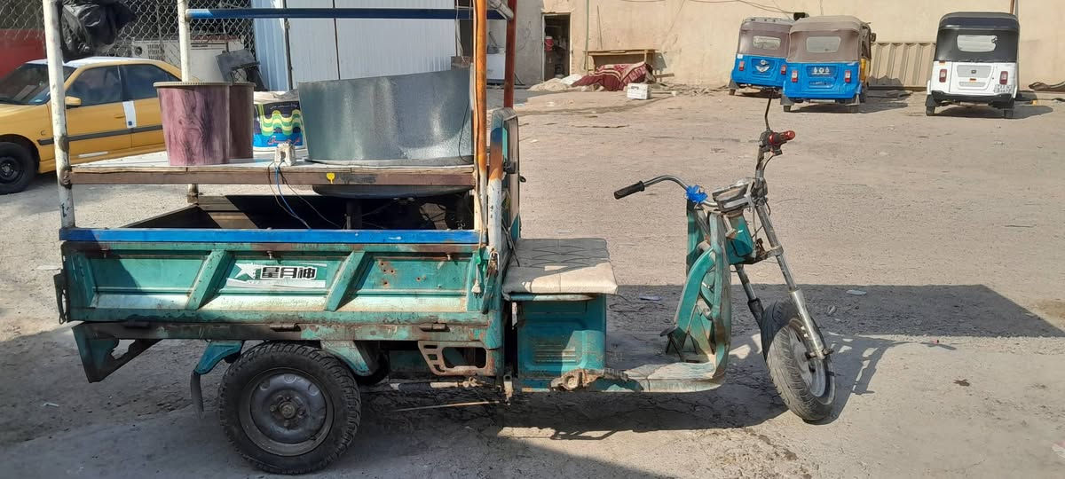 ستوتة شحن للبيع حجم كبير  باتريات جدد سعر ٦٥٠ لتواصل ***********
