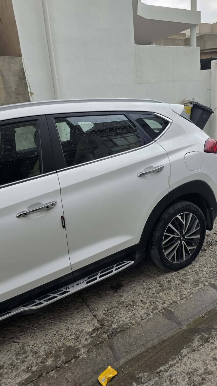 Hyundai Tucson 2020
Hyundai Tucson

مۆدێل 2020
فول مواسەفات
97 هەزار کم بیلادی ڕۆیشتووە
بەسمە
کوشن  کارەبایی
ئاوێنە ئۆتۆ شەفت
یەدە بەسمە و نیکل
٢ بەسمەی بیلادی
خەلیجی و کۆری 
دەعامی بۆ دەعامی هیچی پێوە نییە
گێر و مەکینەی بەشەرت
هیچ کێشەیەکی تێدا نییە
 
سيارة توكسون خليجي بدون سبغ كلين تايتل رقم اربيل 

ژمارەی خاوەن ئۆتۆمبیل
***********
***********
***********
ناونیشان: خلیفان
