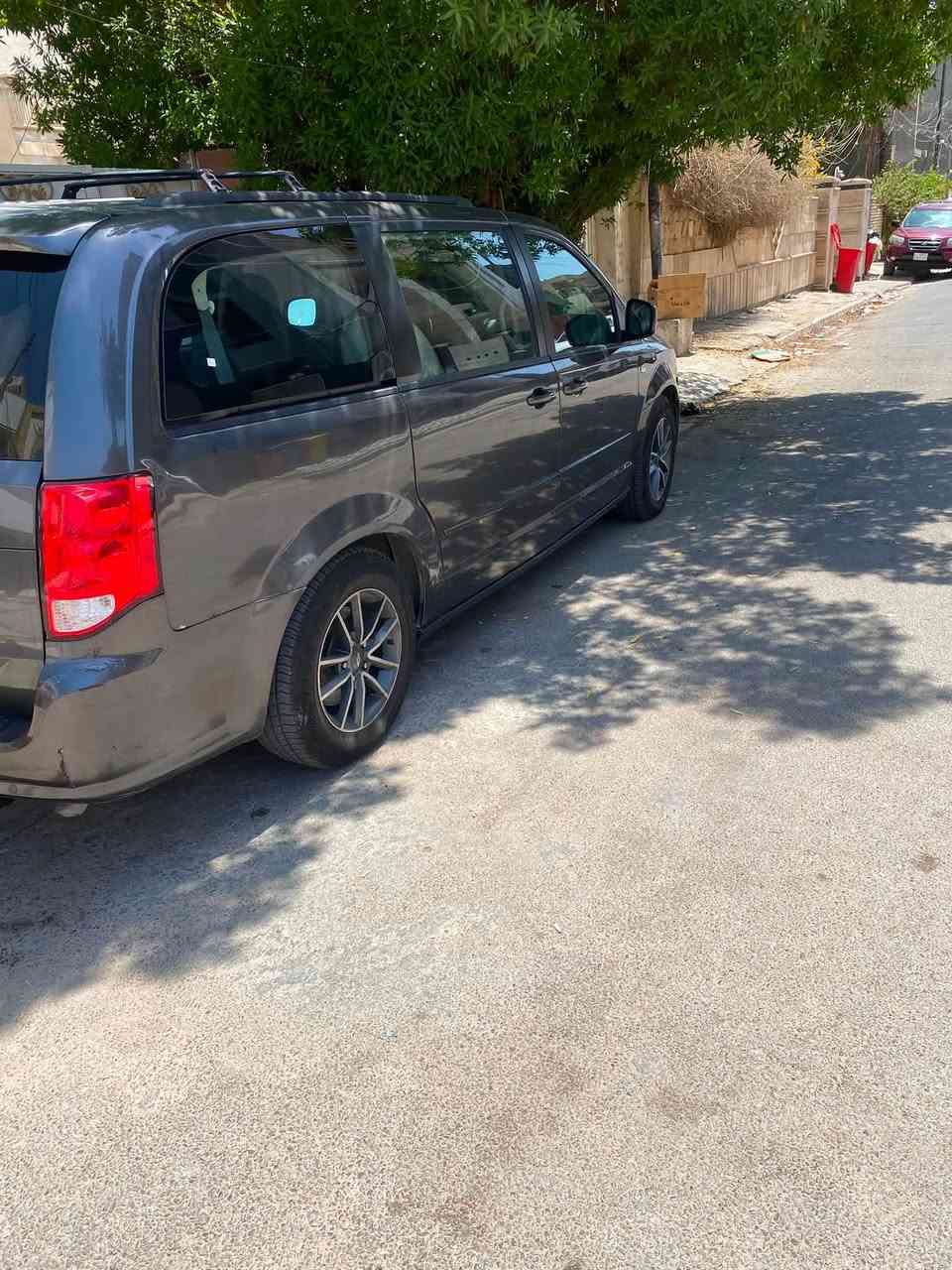 دوج كرفان موديل ١٧ دخل جلد كشنات بلع فرس  تخم تاير جديد سيره قطره صبغ مابيه وبدون ايرباك عده بل قماره صبغ علئ كد متر فقط عنوان بغداد حي الجامعه 
***********
