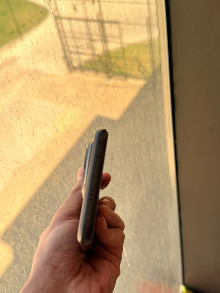 Honor 400 Pro
كامل الملحقات هاتف نظيف اخو الجديد 

ذاكرة 512

المكان بغداد الجادرية

السعر 675 الف

للتواصل واتس ***********
