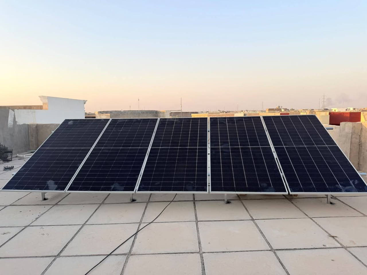 ودع هموم المولدات وأزمة الوقود وخليكم على الطاقة الشمسية! ☀️⚡
كملنا بحمد الله ربط منظومة (10 نهاري + 5 ليلي) بـ سامراء - منطقة الدوانم وبأعلى كفاءة وسرعة تنفيذ.
المنظومة شغالة 24 ساعه وتوفرلك طاقة مستمرة للبيت، وياها ضمان مناسب يريح بالك.
والأحلى من هذا كله، وفرنالكم بالتقسيط المريح حتى تسهل عليكم الأمور.
📍 العنوان: سامراء - حي الضباط الأول، قرب جامع الرزاق.
📞 للتواصل والحجز:
***********
***********
للحجز والاستفسار راجعوا مكتبة القمة الهندسي للطاقة الشمسية.
