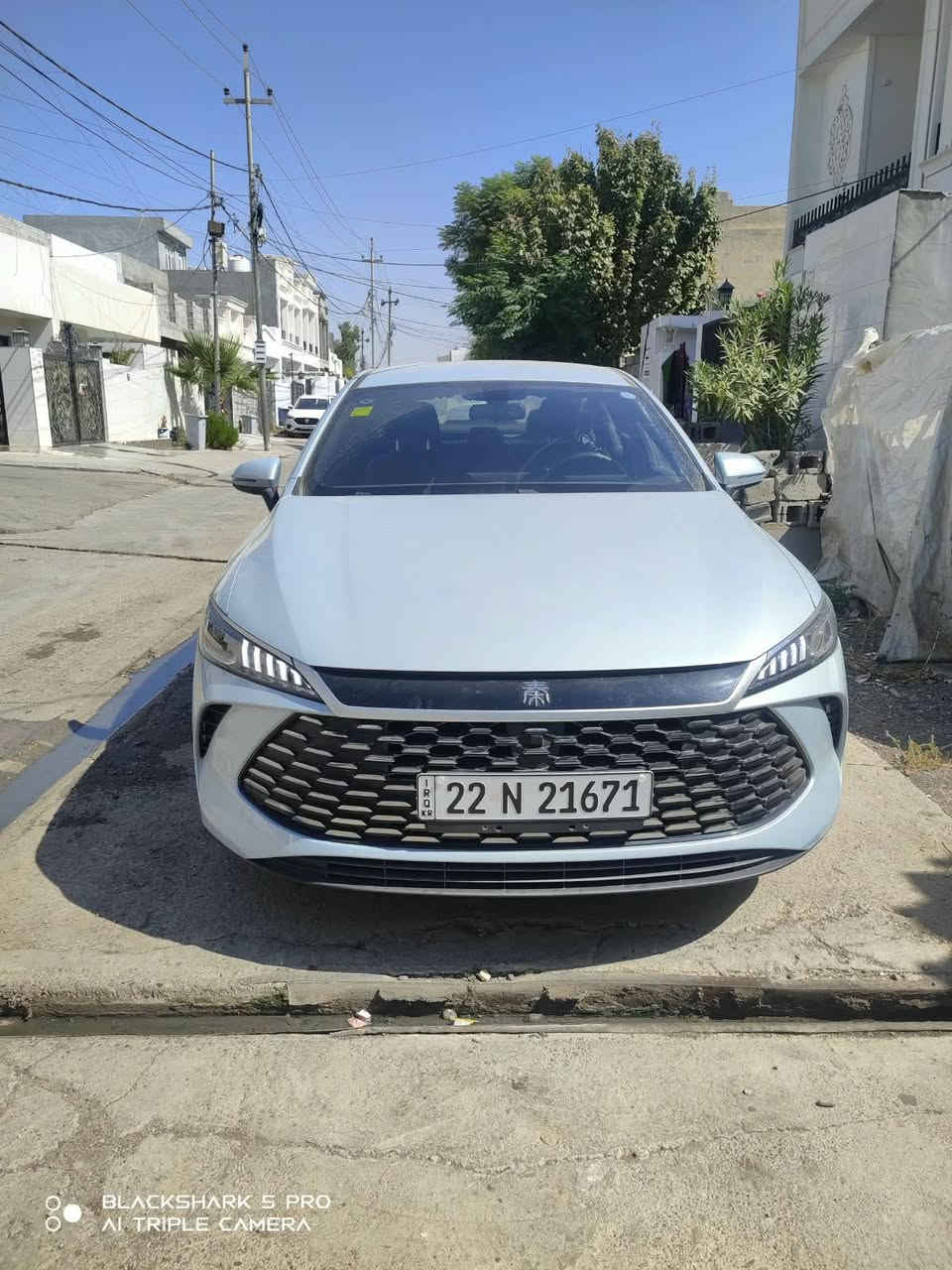 BYD 2025
رةنگى سمنتى داخل زيتونى سةيارةكة كليتة 40km رؤية هةموو شتى بةشةرت سعرى 138 مجالةكى كةم 
***********
هةواير أربيل, العراق

نص مكتوب في الصور:
- BLACKSHARK 5 PRO AI TRIPLE CAMERA
- BLACKSHARK 5 PRO
- AI TRIPLE CAMERA