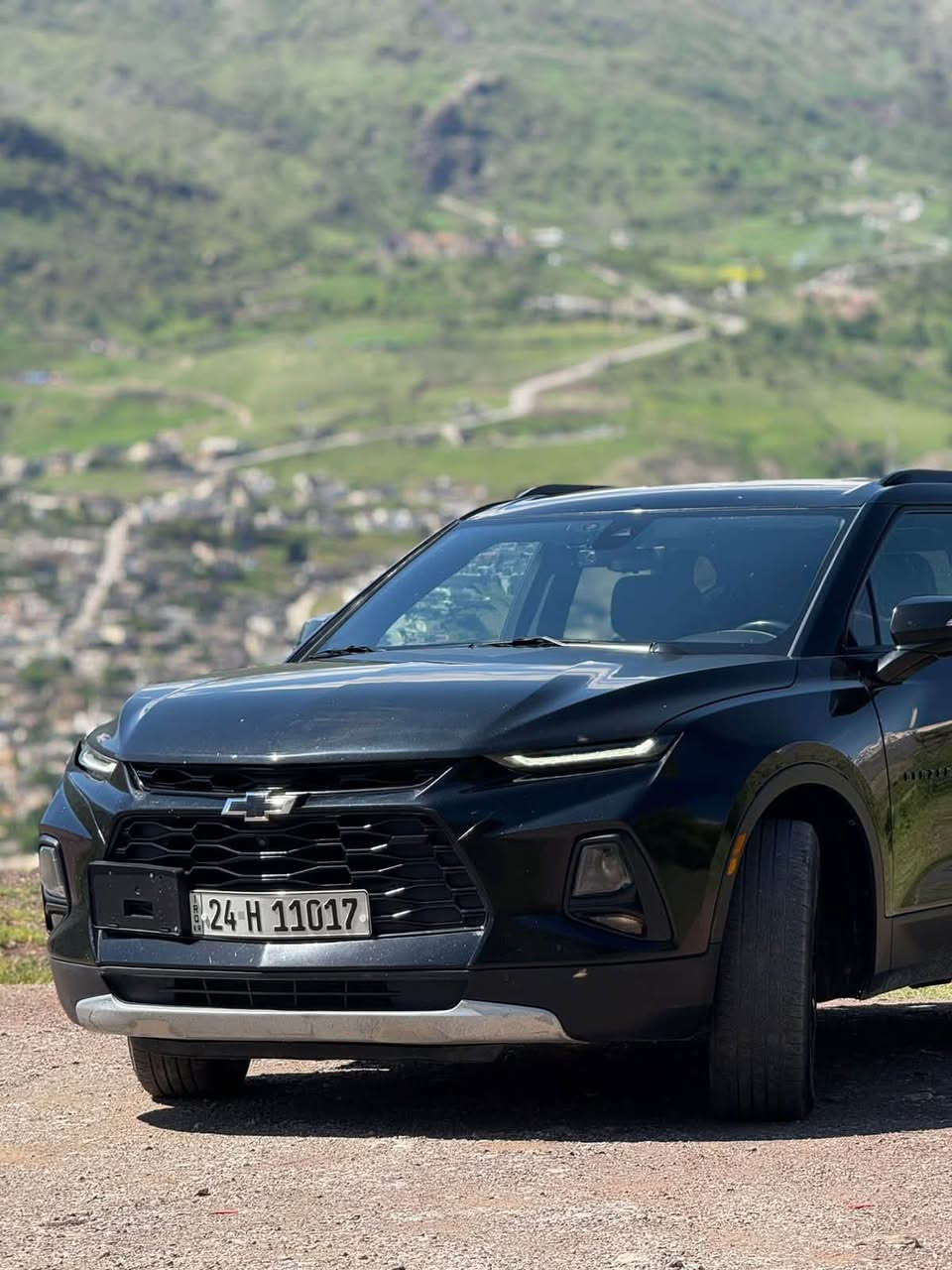 � للبيع | Chevrolet Blazer 2021 3LT 🔥

🚘 شوفرليت بلايزر 2021 – فئة 3LT
⚙️ محرك 2.0 Turbo
📍 لوحة دهوك
🛣️ المسافة: 63,000 ميل

⭐ المواصفات:
• بصمة + تشغيل عن بُعد
• كاميرات محيطية 360°
• كاميرا خلفية
• حساسات
• كشنات جلد كهربائية
• تدفئة الكشنات 🔥
• نظام صوت Bose 🎵
• مرايا كهربائية
• مواصفات 3LT

🇺🇸 ضرر السيارة من أمريكا:
السيارة وارد أمريكي، وضررها كان قطعة واحدة فقط (البنيد)، وتم إصلاحها.

💯 السيارة استخدام شخصي عندي من سنة 2021 ولحد الآن، ومحافظ عليها بشكل ممتاز، وما واجهتني بيها مشاكل تُذكر، فقط صيانة دورية وتبديل زيت وبنزين.

✨ جاهزة للاستخدام والمعاينة للجادين.

💰 السعر: 18,000$
🤝 بيها مجال بسيط للجادين فقط.

📞 للتواصل: ***********

🔥 سيارة شخصية ومحافظة عليها… تستاهل المعاينة
