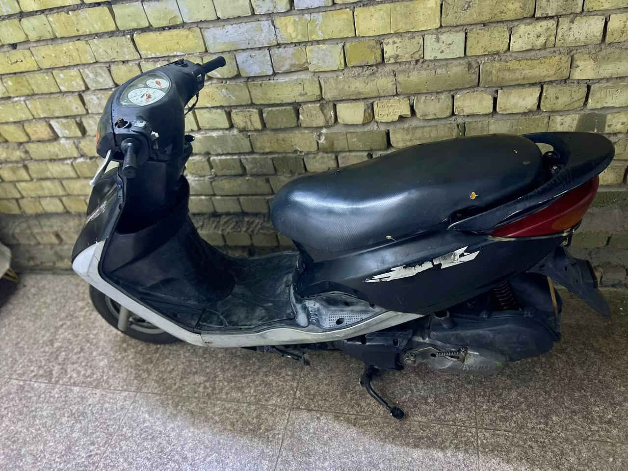 للبيع دراجه بريز نكره نقص فقط باتري نضيفه جدآً
جدآ
بسعر جدآ مناسب 400 الف وبيه مجال بسيط
مكاني بغداد
للاستفسار ***********|
