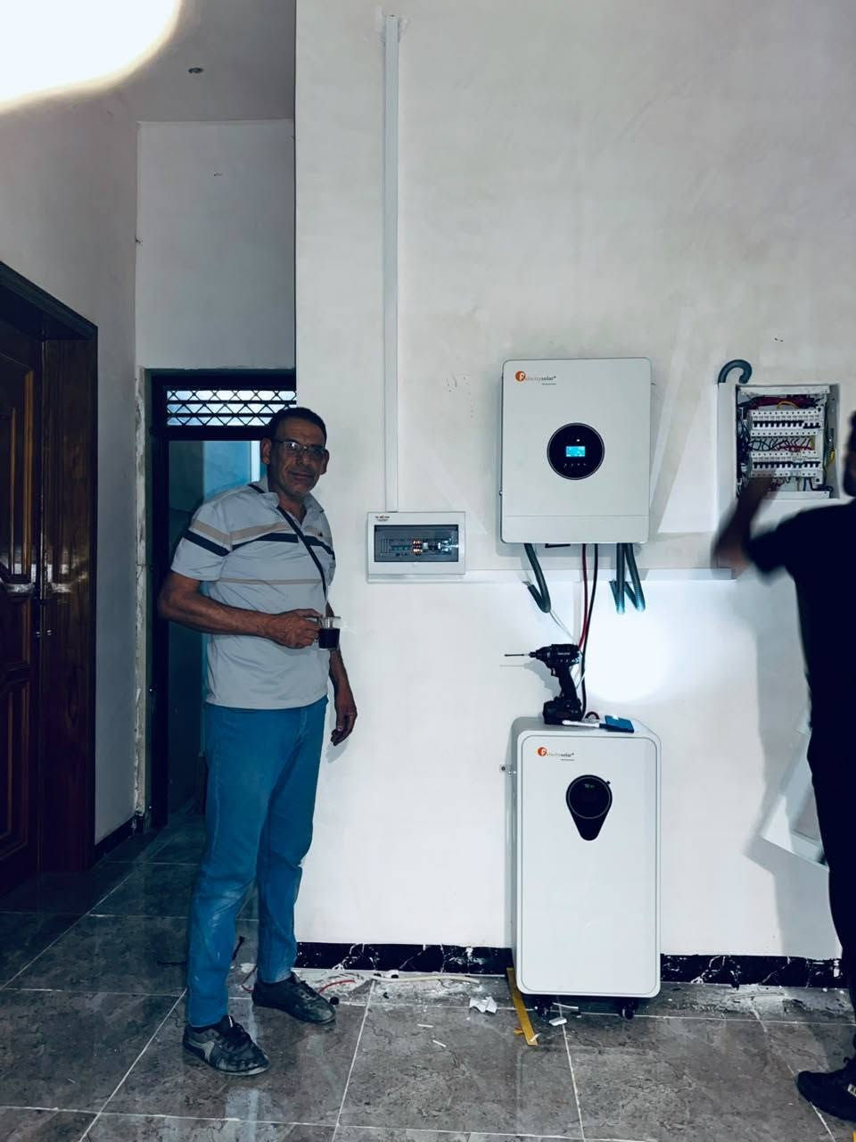 قرية اسديرة • بطارية ليثيوم ١٧٫٥ كيلو • انفيرتر ٨ كيلو
