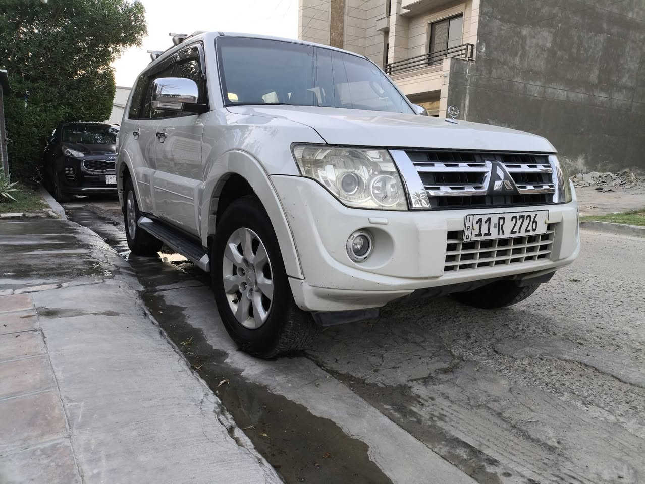 باجيرو 2014 للبيع
فول مواصفات 
مكفولة من الصبغ فقط بارد جاملغ امامي جهة الراكب
كير ومحرك مكفول من الفتح
محرك 3500
ماشية 173 الف كم
صدر نظيف امامي وخلفي
تايرات جديدة
شاشة وكاميرا و دمام 
السيارة بلادية
رقم بغداد بأسمي
مكانها بغداد شارع فلسطين
السعر 165 ورقة
للاستفسار الاتصال
***********
