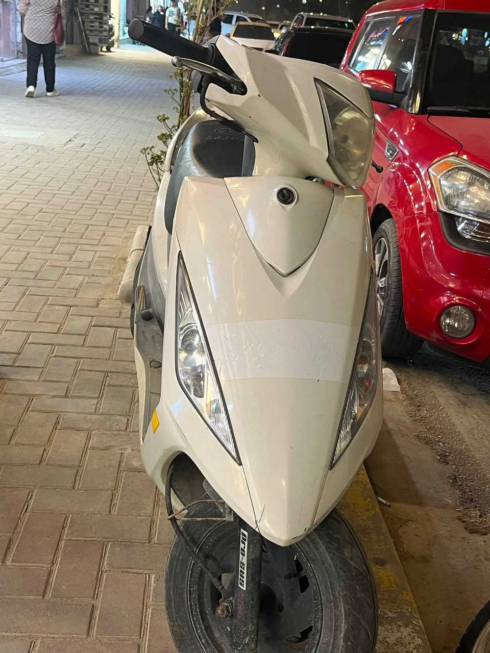 جي تي ار  ياباني ياماها
صارلها شهر من نزلت من الرمبه دراجه بحاله الوكاله بعدها نطيفه وكامله وجاهزه  فقط نوزلها وصخ للمعلومة 
الدراجه بلاديه بلاديه 
العنوان حله شارع الجمعيه 
*********** للاتصال فقط السعر مليون بيها مجال للشراي
