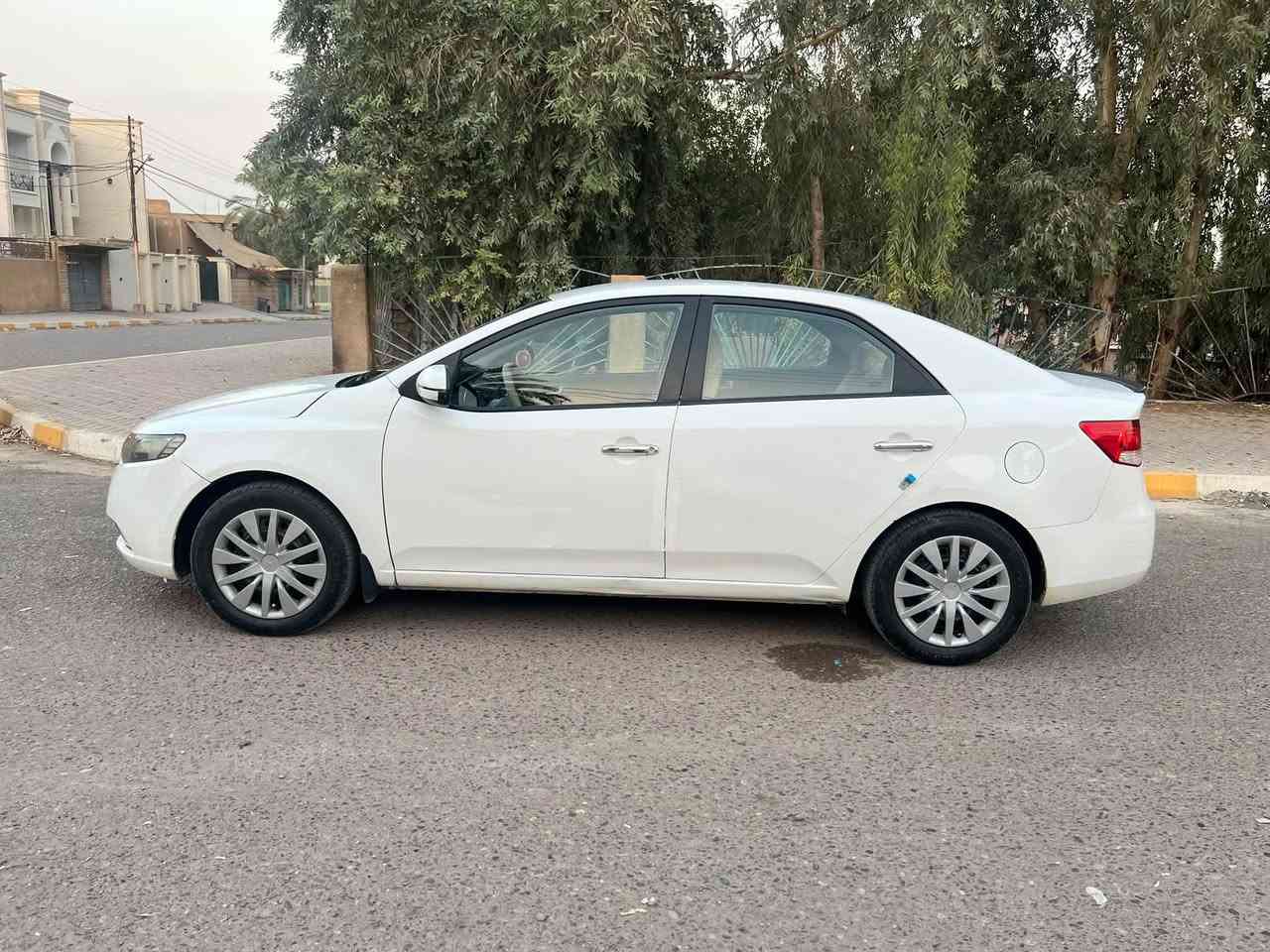السلام عليكم
للبيع سيراتو موديل 2012 بيه صبغ بنيد  + جاملغ خلفي + باب خلفي بدون دواخل يعني 5 قطع فقط ثماره وتكم سليمه شرط 

مكينه شرط لاتنقيص ولاتبخير كير اوتو شرط 

المواصفات 

+ شاشه وكامره + تحكمً استيرن 

+ شفتات استيرن + حساسات خلفي 

+ تبريد ثلج + تدفئه + تخم تاير 

+ صدر امامي + صدر خلفي شرط 

السياره حلوه وجاهزه من كلشي مابيه اي نقص 

السياره رقم اسليمانيه الدولي الجديد يعني شرط التحويل 

السعر 82 وبيه مجال للشراي 

لاستفسار ***********
