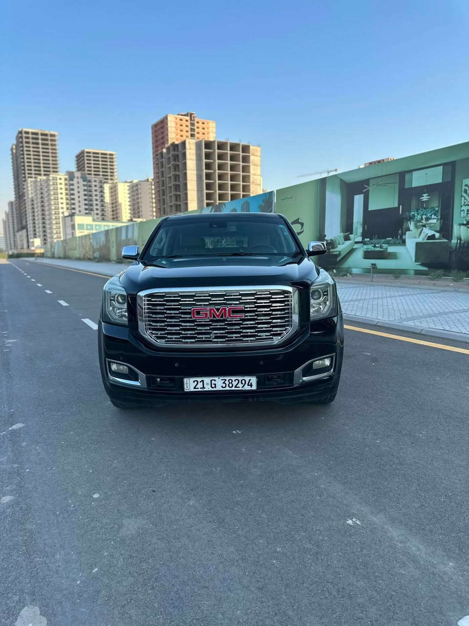 - يوكن ( SLT ) فول أعلى مواصفات المحرك المرغوب 5300
موديل :   2016
الون:       اسود🖤 
العداد: 160 حقيقي
الفئة : SLT

/حجم المحرك    ٨  سلندر  5300
/ فتحه
/ بصمه تشغيل + بصمة ابواب
/ رادار امامي مانع اصطدام 
/ رادار خلفي
/ رادارت جانبيه ( نقطه عمياء)
/ كشن السائق هزاز  للتنبيه ( مربوط مع الرادار)
/ كامراة دواره مع الاستيرن اصليه
/ كشنات جلد 
/ كشنات اماميه كهرباء
/كشنات خلفيه كهرباء
/ كشن السائق خزن ميوري 
/كشنات خلفيه متصله
/ كشنات تدفئه + تبريد 
/ باب خلفي كهرباء
/ استيرن كهرباء
/مرايات جانبيه كهربائيه ( شفط) + تعتيم 
/ فول تحكم استيرن جهتين + ستيرن تدفئة + ستيرن كهرباء
/حساسات امامي  خلفي
/ فور ويل 
/ لايت زنون
/ لايت وبك لايت ليد (LED)
/شاشه اماميه كبيره 
/شاشه عرض خلفيه
/ كشنات 7 راكب كهربائي 
/ تشغيل عن بعد 
/ تبريد مركزي ثلاث قطع
/ تحكم للتبريد الخلفي منفصل
/ منفذ كهرباء للعربه الخلفيه
/ سستم صوت اعلى فئه (BOSE)
/ نظام مكابح للعربه الخلفيه
/ نظام صعود مرتفعات
/ نظام سحب مقطورة 
/ نظام تحديد مسار ( نظام خطوط الشارع)
/ نظام معرفة ضغط الاطارات
/ انظمة مكابح
/ نظام تزحلق 
/ نظام توازن للطرق الوعره 
/ بصمه عدد
/ اسبيرها منازل 
تخم تاير جديد سيارة جديدة وتخبل وبلعافية على الياخذها 
وبقية المواصفات المعروفه السياره رقم سليمانيه بسمي 
السعر: 310 
للاستفسار ***********
