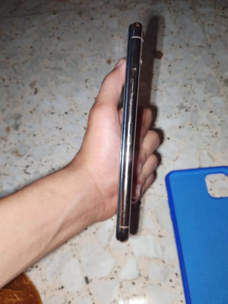 السلام عليكم إني آيفون 11ابرو ماكس نضيف جدااا جهاز يخبل ذاكرة 256جهاز أჂ خلل مابي جهاز نضيف بخبللل كله شغال يخبل الجهاز العنوان بغداد رقمي ***********سعر 225بي مجال
