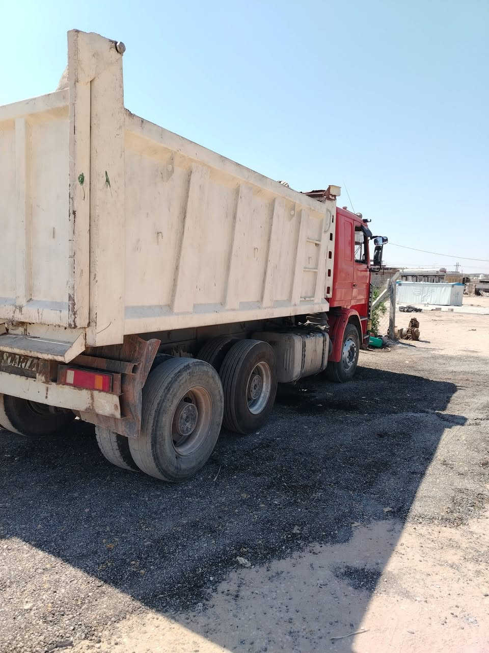 السلام عليكم سكانيه للبيع 135مكينه 113تايرات 3زواج جداد بس زوجين فوك الربع عمر بدي تزكام 14ونص 
***********
