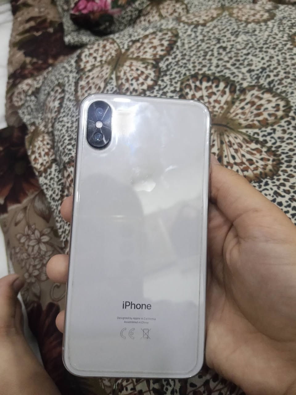 ايفون إكس  نضيف للبيع البطاريه مبدله  السعر 125 وبي مجال العنوان شهداء البياع الرقم ***********
