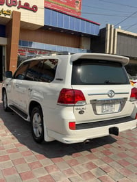 لاندكروزر • ٢٠١١ • مكفوله